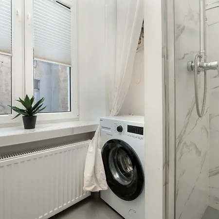 Apartment Komfortowy Apartament Przy Piotrkowskiej W Lodzi By Renters Lodz