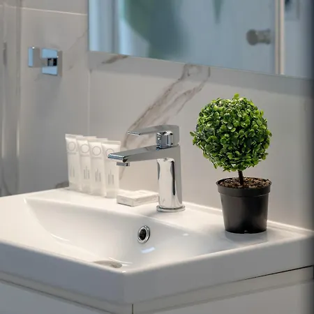 Komfortowy Apartament Przy Piotrkowskiej W Lodzi By Renters