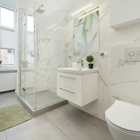 Apartment Komfortowy Apartament Przy Piotrkowskiej W Lodzi By Renters