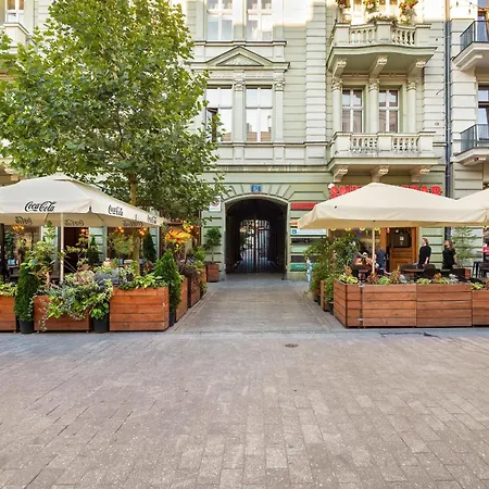 Apartment Komfortowy Apartament Przy Piotrkowskiej W Lodzi By Renters Lodz